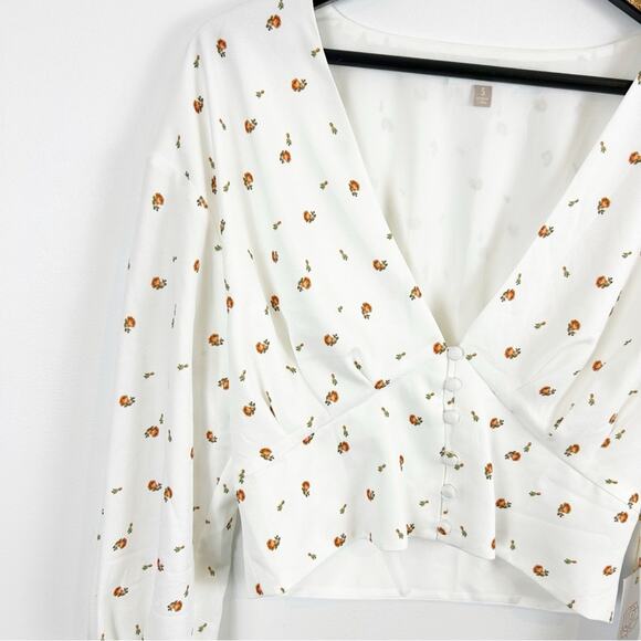 Backyard Roses Alex Top Size Small NWT - Picture 3 of 7